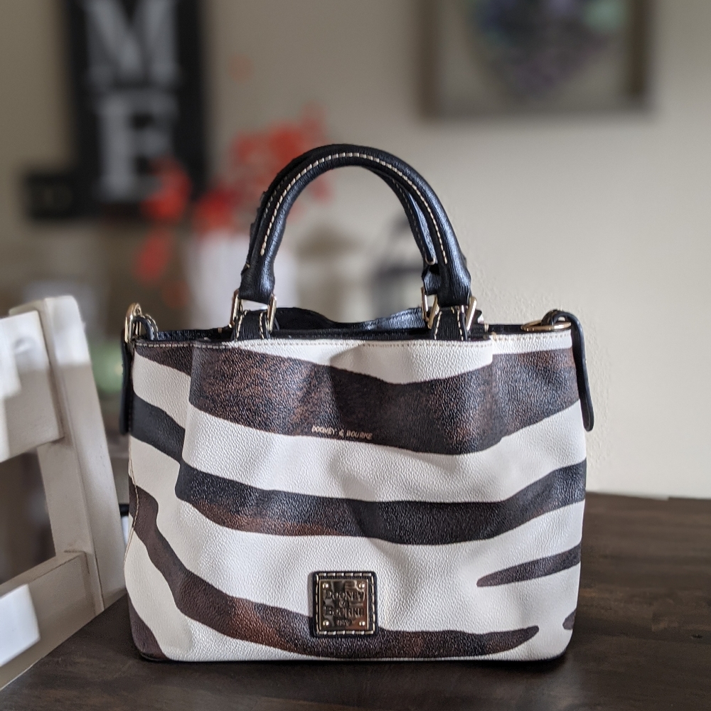 Dooney and Bourke Mini Barlow